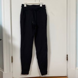 Lululemon size 4 joggers